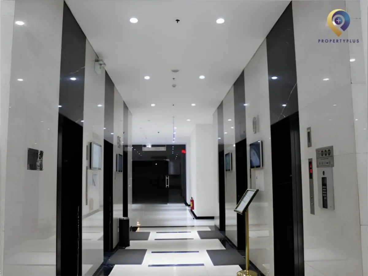 Elevator lobby at Ha Do Park View building in Cau Giay, Hanoi